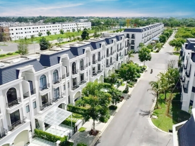 Giá căn hộ vẫn leo thang qua các tháng dù giao dịch giảm