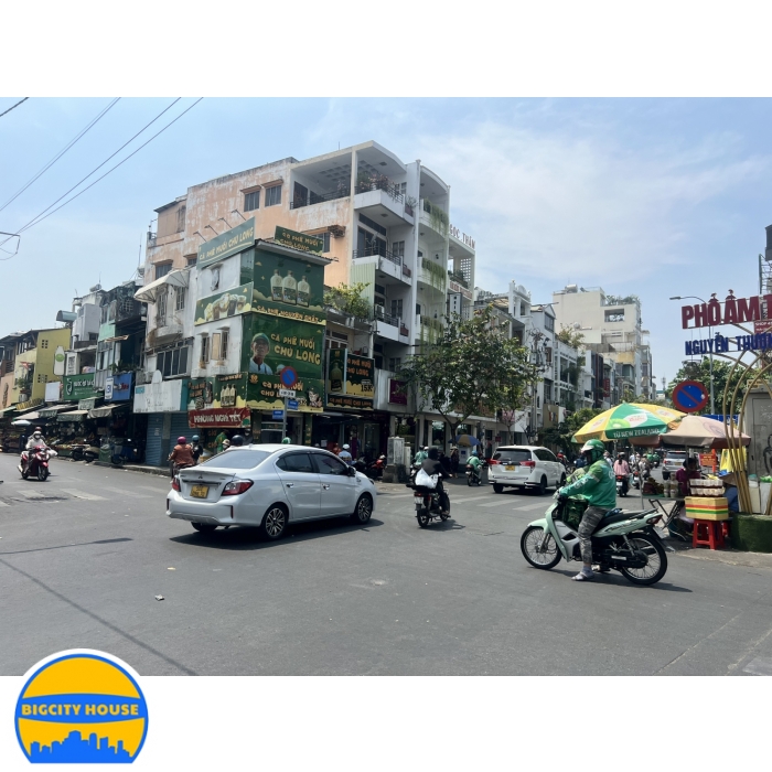 Cần cho thuê nguyên căn mặt tiền Nguyễn Đình Chiểu, P5, Quận 3